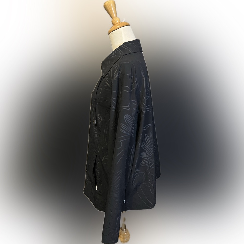 Chico’s Zenergy Embossed Black Floral Pattern Jacket size XL - Picture 4 of 14